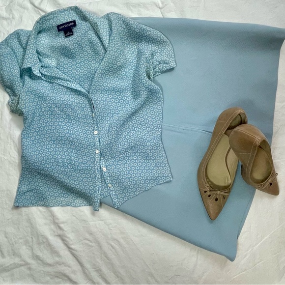 Joan & David Taupe Leather Pumps - Picture 10 of 10